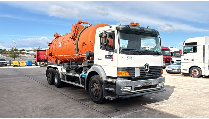 Mercedes-Benz Atego 2528 (14500L / LAMES DEVANT / 6X2 / BOITE MANUELLE) - 진공 흡입 트럭 : 사진 3 Mercedes-Benz Atego 2528 (14500L / LAMES DEVANT / 6X2 / BOITE MANUELLE) - 진공 흡입 트럭 : 사진 3