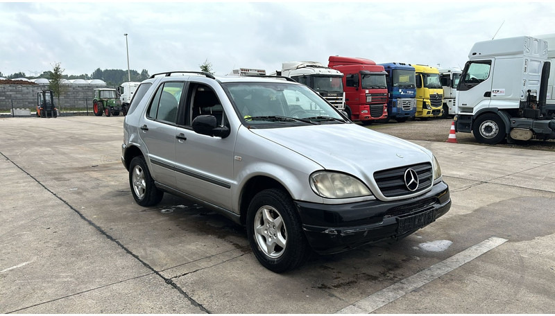 Mercedes-Benz M-Klasse ML 270 CDI - SUV : 사진 3 Mercedes-Benz M-Klasse ML 270 CDI - SUV : 사진 3