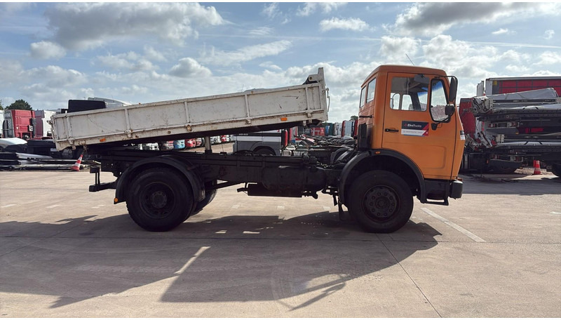 Mercedes-Benz SK 1628 (V8 / LAMES / GRAND PONT / POMPE MANUELLE) - 덤프트럭 : 사진 4 Mercedes-Benz SK 1628 (V8 / LAMES / GRAND PONT / POMPE MANUELLE) - 덤프트럭 : 사진 4