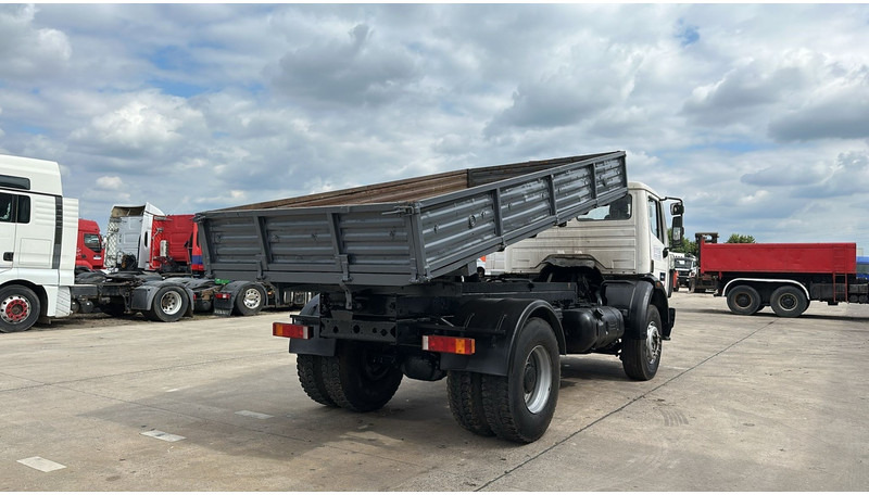 Mercedes-Benz SK 1722 (LAMES / GRAND PONT / V6 / BOITE MANUELLE / POMPE MANUELLE) - 덤프트럭 : 사진 5 Mercedes-Benz SK 1722 (LAMES / GRAND PONT / V6 / BOITE MANUELLE / POMPE MANUELLE) - 덤프트럭 : 사진 5