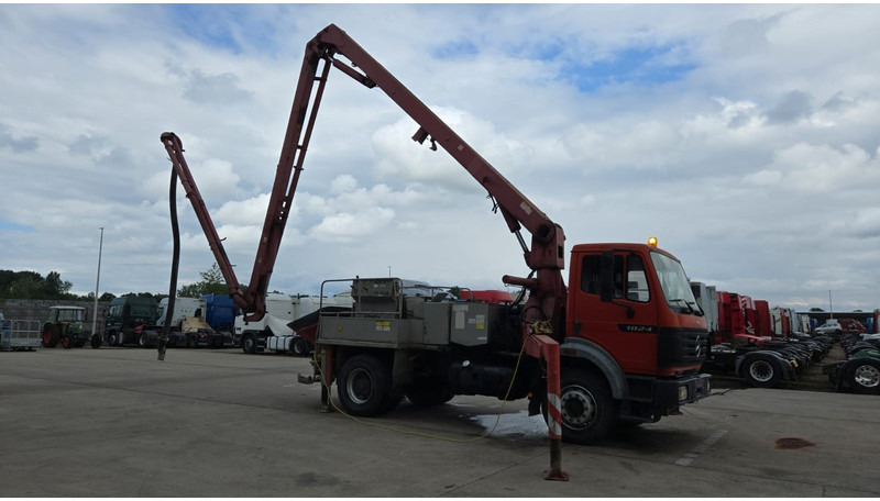 Mercedes-Benz SK 1824 (V6 / LAMES / GRAND PONT / PUTZMEISTER 24M/ JOYSTICK / RADIO) - 콘크리트 펌프 트럭 : 사진 2 Mercedes-Benz SK 1824 (V6 / LAMES / GRAND PONT / PUTZMEISTER 24M/ JOYSTICK / RADIO) - 콘크리트 펌프 트럭 : 사진 2
