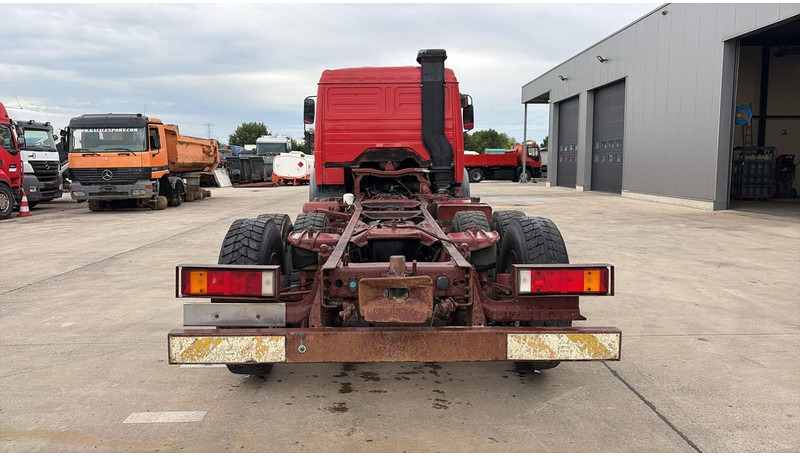 Mercedes-Benz SK 2233 (GRAND PONT / V8 AVEC 2X TURBO / BIG AXLE) - 캡 새시 트럭 : 사진 5 Mercedes-Benz SK 2233 (GRAND PONT / V8 AVEC 2X TURBO / BIG AXLE) - 캡 새시 트럭 : 사진 5