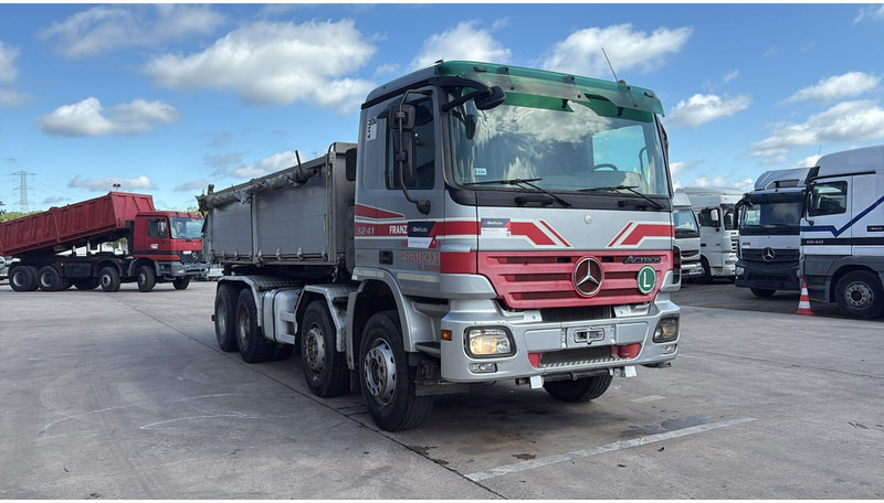 Mercedes-Benz actros 3241 (8X4 / LAMES / GRAND PONT / GRAND BENNE / 3 PONTS / TRES BONNE ETAT) - 덤프트럭 : 사진 3 Mercedes-Benz actros 3241 (8X4 / LAMES / GRAND PONT / GRAND BENNE / 3 PONTS / TRES BONNE ETAT) - 덤프트럭 : 사진 3