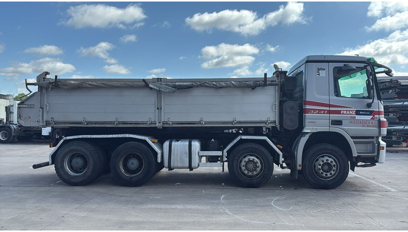 Mercedes-Benz actros 3241 (8X4 / LAMES / GRAND PONT / GRAND BENNE / 3 PONTS / TRES BONNE ETAT) - 덤프트럭 : 사진 4 Mercedes-Benz actros 3241 (8X4 / LAMES / GRAND PONT / GRAND BENNE / 3 PONTS / TRES BONNE ETAT) - 덤프트럭 : 사진 4