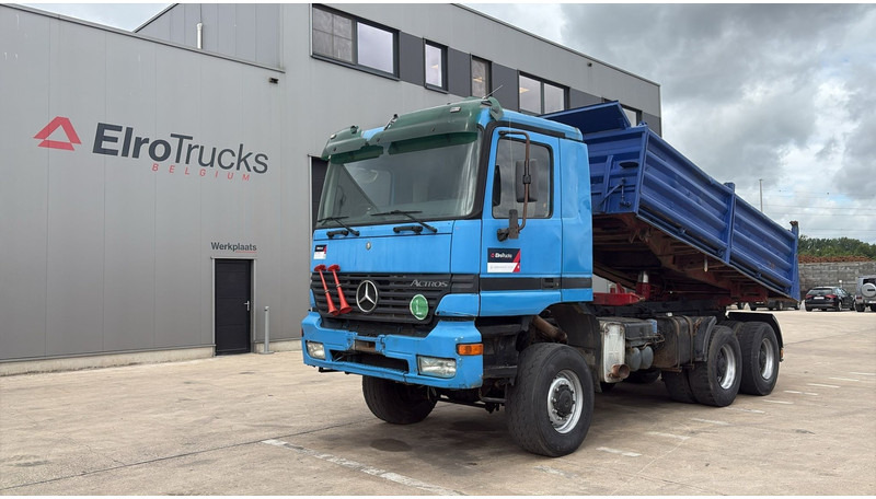 Mercedes-Benz actros 3340 (6X6 / BOITE MANUELLE /MANUAL GEARBOX / 3 PONTS / V6 / MP1) - 덤프트럭 : 사진 1 Mercedes-Benz actros 3340 (6X6 / BOITE MANUELLE /MANUAL GEARBOX / 3 PONTS / V6 / MP1) - 덤프트럭 : 사진 1
