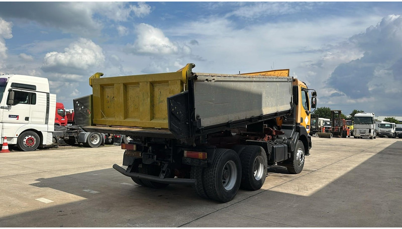 Renault Kerax 385 (POMPE MANUELLE / MANUAL PUMP / 6X4 / LAMES / GRAND PONT) - 덤프트럭 : 사진 4 Renault Kerax 385 (POMPE MANUELLE / MANUAL PUMP / 6X4 / LAMES / GRAND PONT) - 덤프트럭 : 사진 4