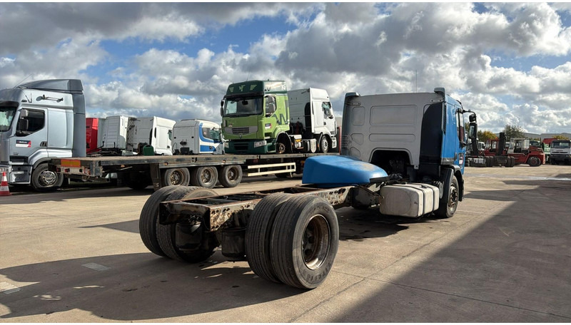 Renault Premium 320 (BOITE MANUELLE / MANUAL GEARBOX) - 캡 새시 트럭 : 사진 4 Renault Premium 320 (BOITE MANUELLE / MANUAL GEARBOX) - 캡 새시 트럭 : 사진 4