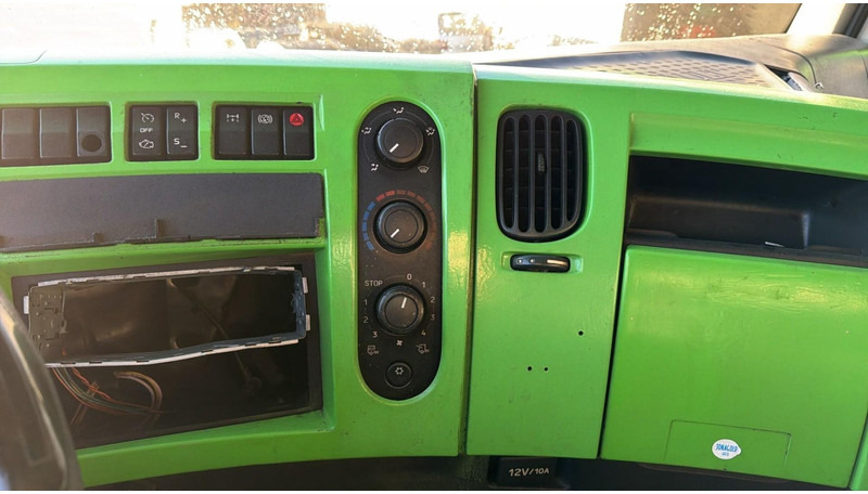 트랙터 유닛 Renault Premium 450 (MANUAL GEARBOX / BOITE MANUELLE) : 사진 17