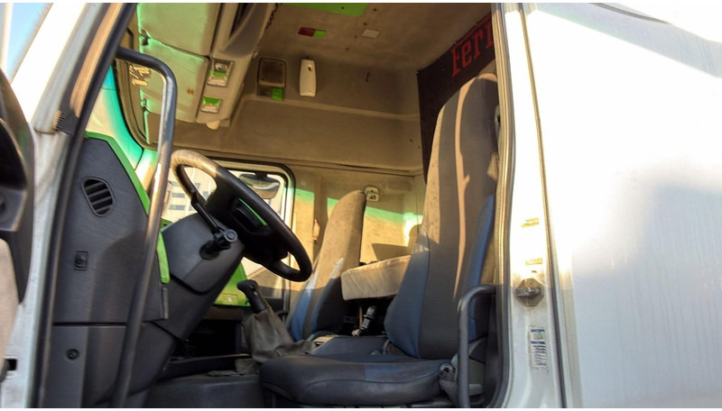 트랙터 유닛 Renault Premium 450 (MANUAL GEARBOX / BOITE MANUELLE) : 사진 14