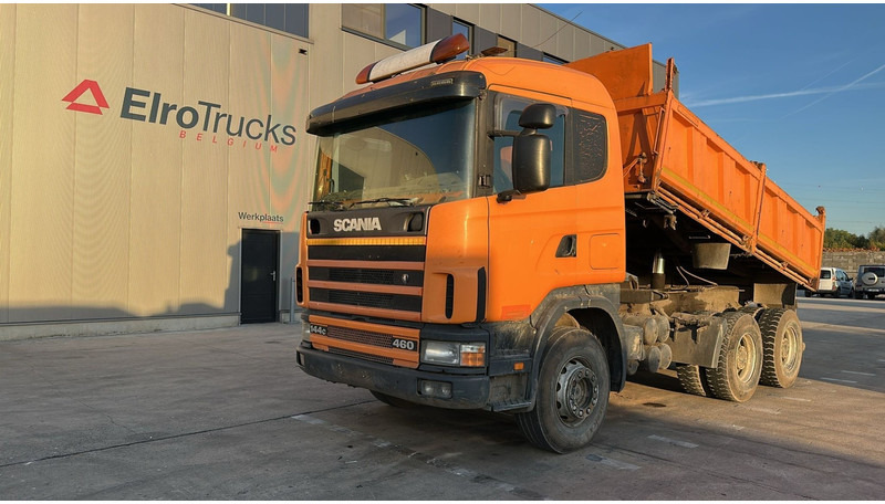 Scania 144-460 (BIG AXLE / GRAND PONT / LAMES / STEEL SUSP. / MANUAL GEARBOX / BOITE MANUELLE) - 덤프트럭 : 사진 1 Scania 144-460 (BIG AXLE / GRAND PONT / LAMES / STEEL SUSP. / MANUAL GEARBOX / BOITE MANUELLE) - 덤프트럭 : 사진 1