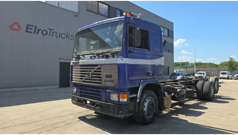 Volvo F 12 - 360 (FULL STEEL SUSPENSION / MANUAL PUMP / SUSP. LAMES / 6X2) - 캡 새시 트럭 : 사진 1 Volvo F 12 - 360 (FULL STEEL SUSPENSION / MANUAL PUMP / SUSP. LAMES / 6X2) - 캡 새시 트럭 : 사진 1