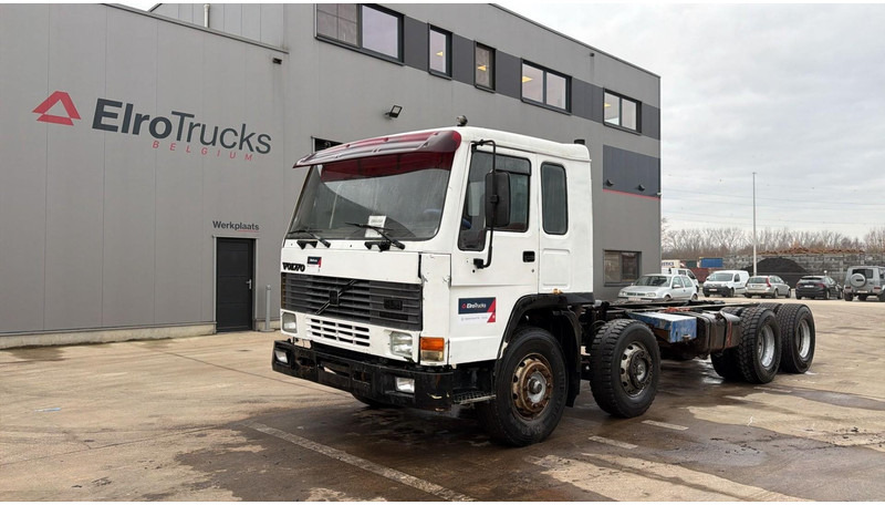 Volvo FL 10 - 320 (POMPE MANUELLE / MANUAL PUMP / LAMES / STEEL SUSP. / 8X4) - 캡 새시 트럭 : 사진 1 Volvo FL 10 - 320 (POMPE MANUELLE / MANUAL PUMP / LAMES / STEEL SUSP. / 8X4) - 캡 새시 트럭 : 사진 1