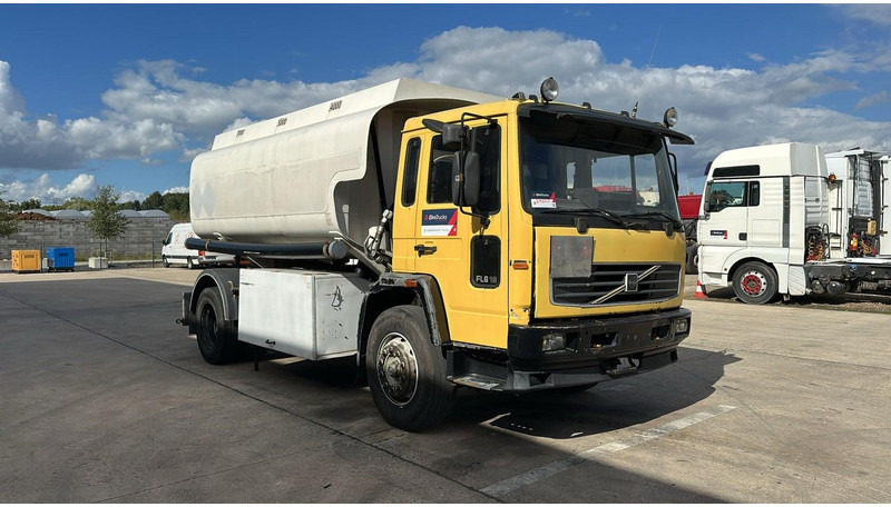 Volvo FL 6-18 (12400 LITERS / 3 COMPARTIMENTS / EURO 2 / STEEL SUSP. / LAMES) - 유조트럭 : 사진 3 Volvo FL 6-18 (12400 LITERS / 3 COMPARTIMENTS / EURO 2 / STEEL SUSP. / LAMES) - 유조트럭 : 사진 3