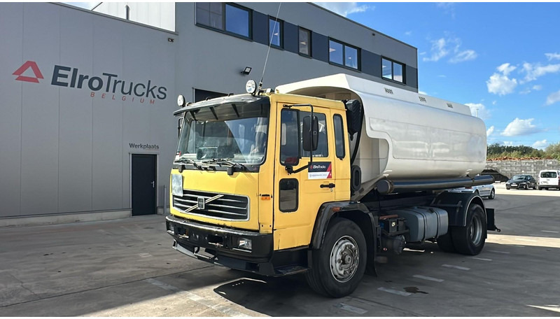 Volvo FL 6-18 (12400 LITERS / 3 COMPARTIMENTS / EURO 2 / STEEL SUSP. / LAMES) - 유조트럭 : 사진 1 Volvo FL 6-18 (12400 LITERS / 3 COMPARTIMENTS / EURO 2 / STEEL SUSP. / LAMES) - 유조트럭 : 사진 1