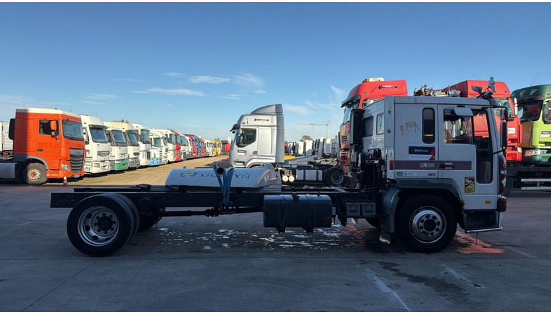 Volvo FL 6 - 220 (MANUAL GEARBOX / BOITE MANUELLE / 8 TONNES) - 캡 새시 트럭 : 사진 3 Volvo FL 6 - 220 (MANUAL GEARBOX / BOITE MANUELLE / 8 TONNES) - 캡 새시 트럭 : 사진 3