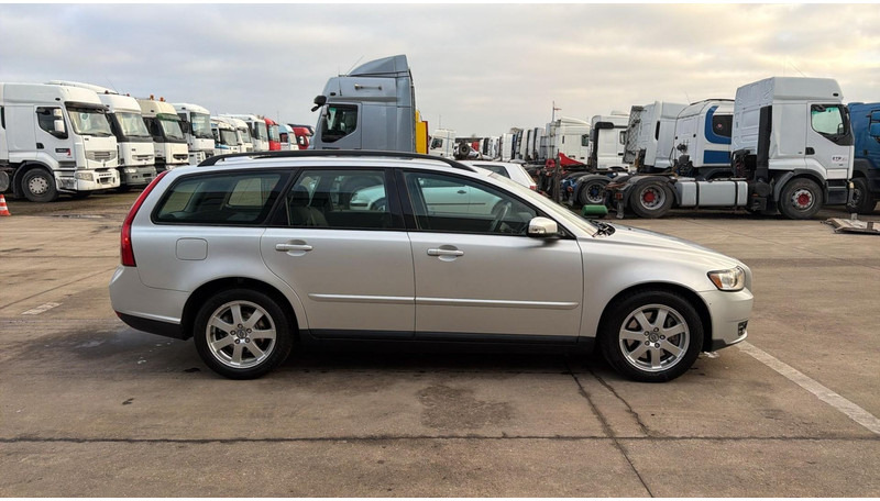 Volvo V50 (BELGIAN CAR / AIRCO / AUTOMATIC GEARBOX / EURO 5) - 차량 : 사진 4 Volvo V50 (BELGIAN CAR / AIRCO / AUTOMATIC GEARBOX / EURO 5) - 차량 : 사진 4