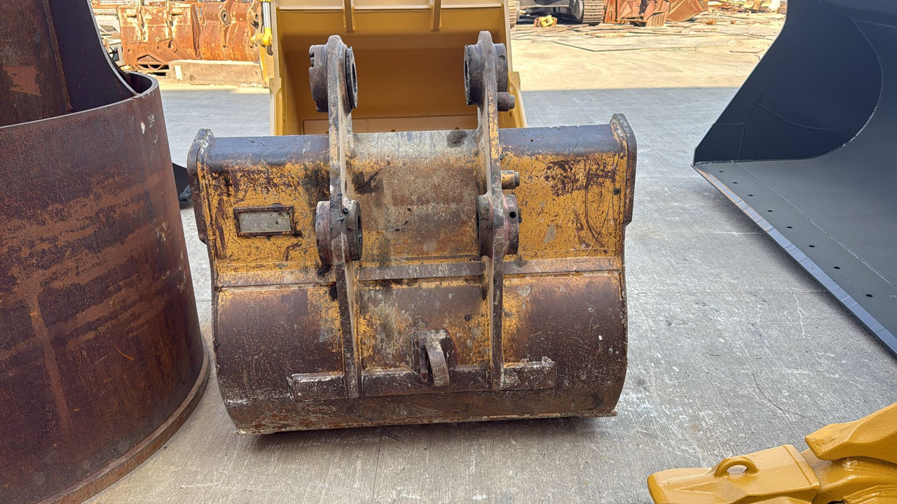 CATERPILLAR 320 General Purpose Bucket - 굴삭기 버킷 크롤러 굴삭기 용 : 사진 4 CATERPILLAR 320 General Purpose Bucket - 굴삭기 버킷 크롤러 굴삭기 용 : 사진 4