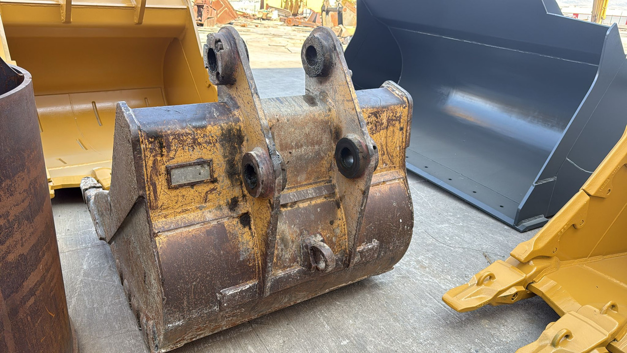 CATERPILLAR 320 General Purpose Bucket - 굴삭기 버킷 크롤러 굴삭기 용 : 사진 3 CATERPILLAR 320 General Purpose Bucket - 굴삭기 버킷 크롤러 굴삭기 용 : 사진 3