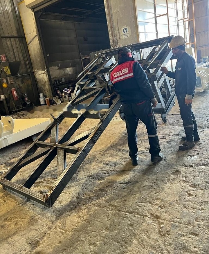 Galen Loader Bale Spear Attachment - 포크 농업용 기계 용 : 사진 2 Galen Loader Bale Spear Attachment - 포크 농업용 기계 용 : 사진 2