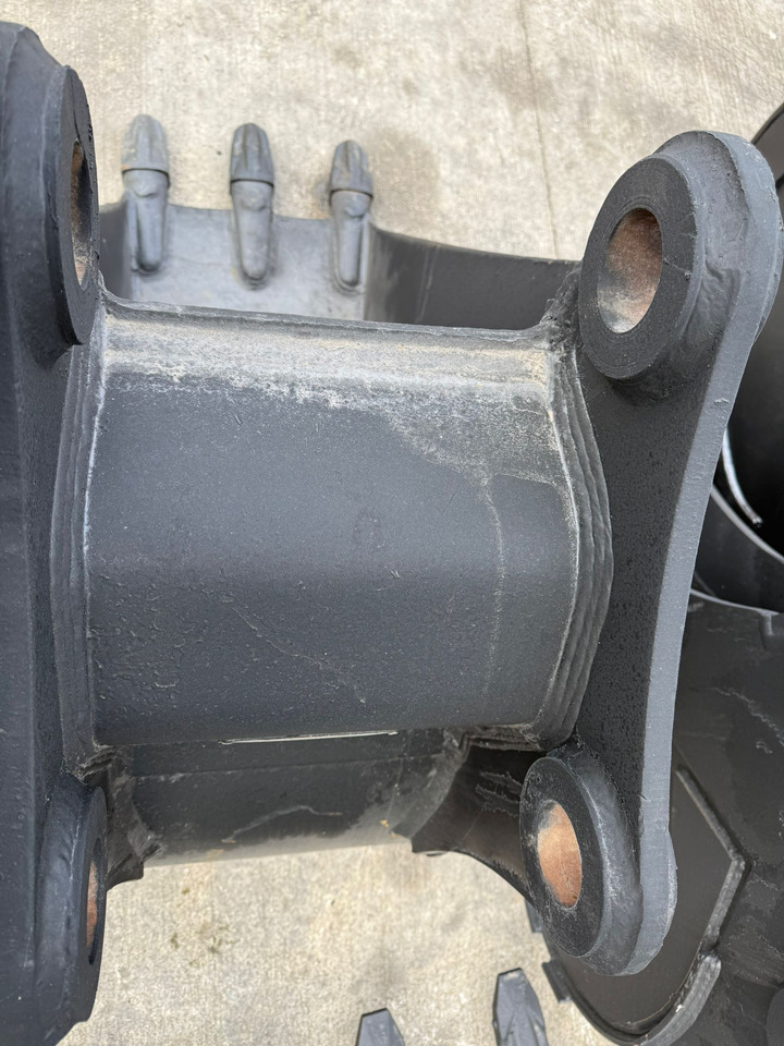 Komatsu PC200 - 굴삭기 버킷 건설기계 용 : 사진 1 Komatsu PC200 - 굴삭기 버킷 건설기계 용 : 사진 1