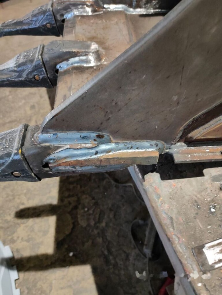 Komatsu PC45 - 굴삭기 버킷 : 사진 2 Komatsu PC45 - 굴삭기 버킷 : 사진 2