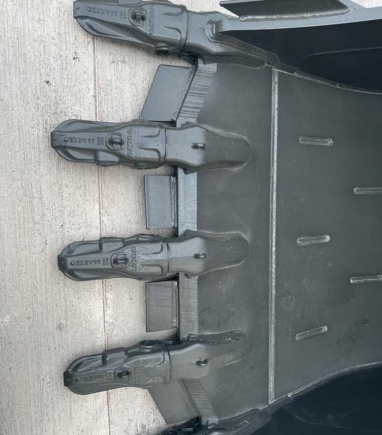 Volvo EC480 Armored Bucket - 굴삭기 버킷 : 사진 3 Volvo EC480 Armored Bucket - 굴삭기 버킷 : 사진 3