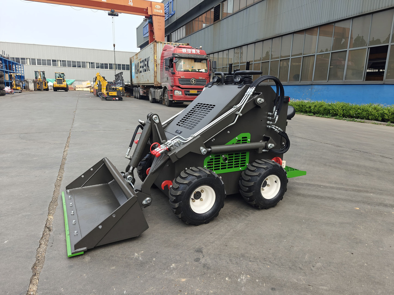 WCM-SL380 - 스키드 스티어 로더 : 사진 3 WCM-SL380 - 스키드 스티어 로더 : 사진 3