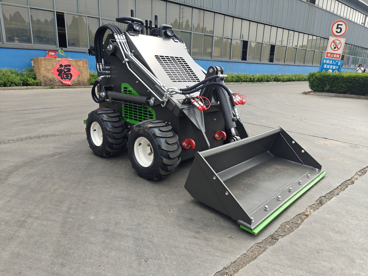 WCM-SL380 - 스키드 스티어 로더 : 사진 5 WCM-SL380 - 스키드 스티어 로더 : 사진 5