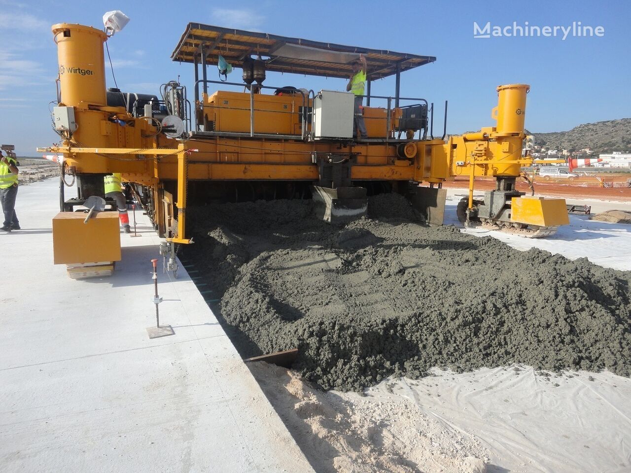 WIRTGEN SP 1600 - 방호벽 설치장비 : 사진 1 WIRTGEN SP 1600 - 방호벽 설치장비 : 사진 1
