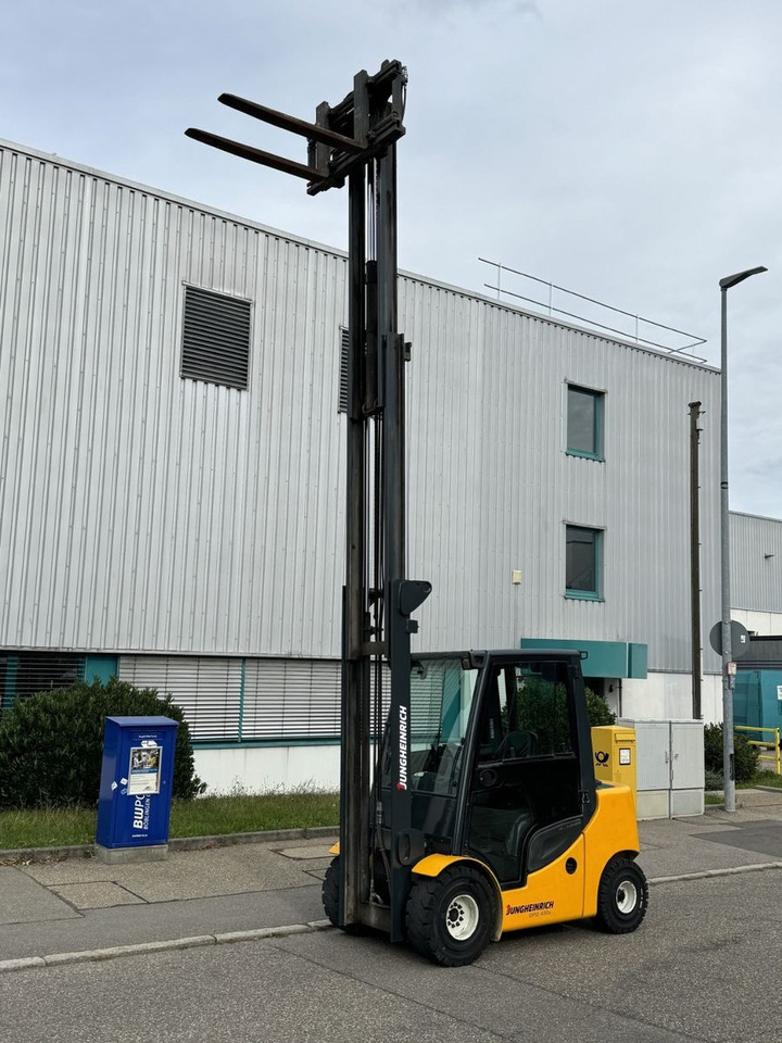 Jungheinrich DFG 430s 600DZ 3t Triplex 6m Zinkenverst. Seiten - 디젤 지게차 : 사진 2 Jungheinrich DFG 430s 600DZ 3t Triplex 6m Zinkenverst. Seiten - 디젤 지게차 : 사진 2