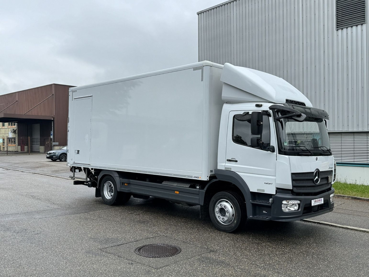 Mercedes-Benz Atego 1221 L Koffer 6,1m LBW AHK Klima TOP - 박스 트럭 : 사진 1 Mercedes-Benz Atego 1221 L Koffer 6,1m LBW AHK Klima TOP - 박스 트럭 : 사진 1