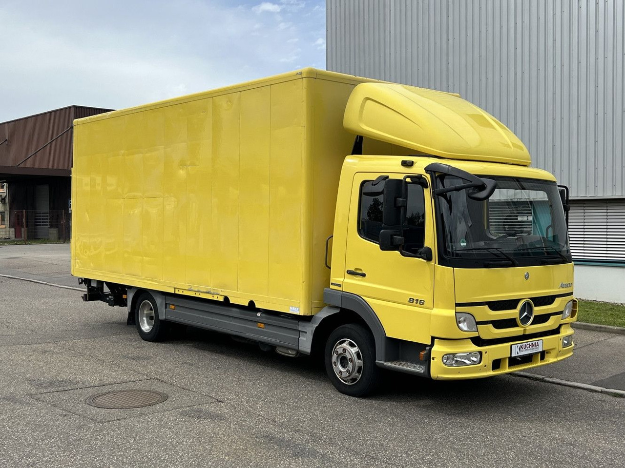 Mercedes-Benz Atego 816L Möbelkoffer 6,15m LBW 3-Sitze Euro-5 - 박스 밴 : 사진 3 Mercedes-Benz Atego 816L Möbelkoffer 6,15m LBW 3-Sitze Euro-5 - 박스 밴 : 사진 3
