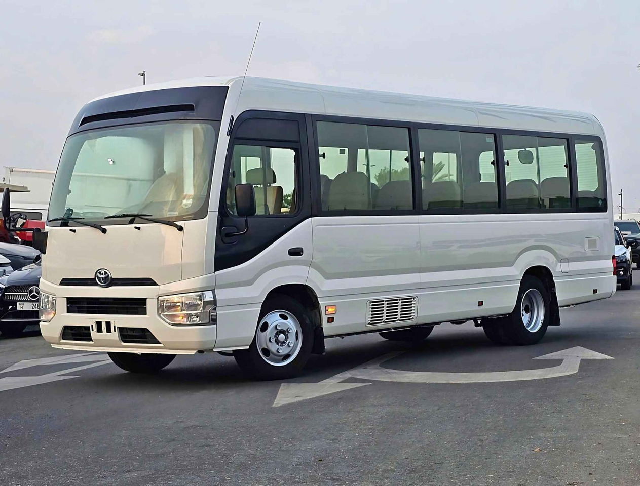 TOYOTA Coaster ... 30 places - Climatisé - 소형 버스, 승합차 : 사진 1 TOYOTA Coaster ... 30 places - Climatisé - 소형 버스, 승합차 : 사진 1