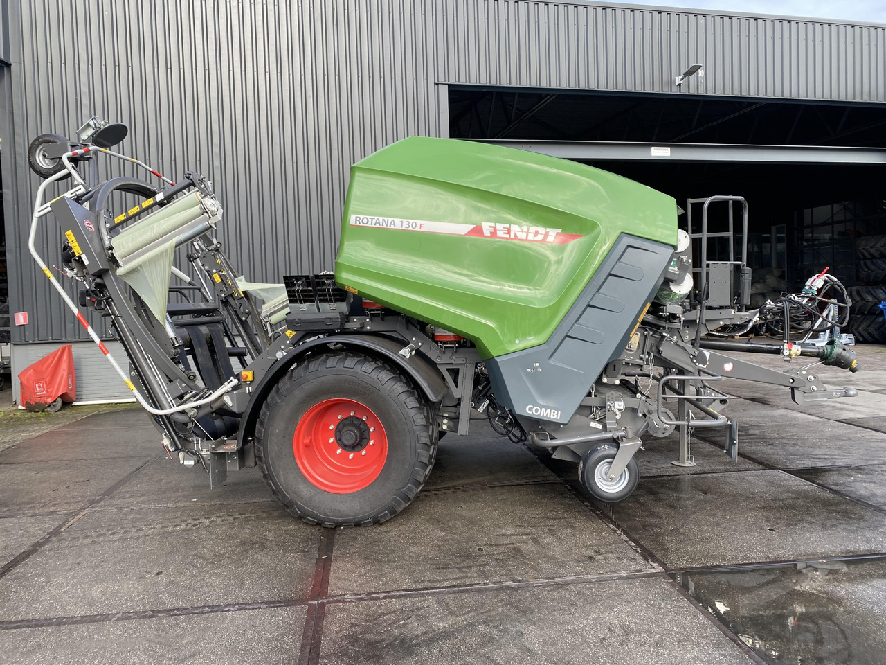 FENDT Rotana 130F Combi - 베일 포장기 : 사진 2 FENDT Rotana 130F Combi - 베일 포장기 : 사진 2