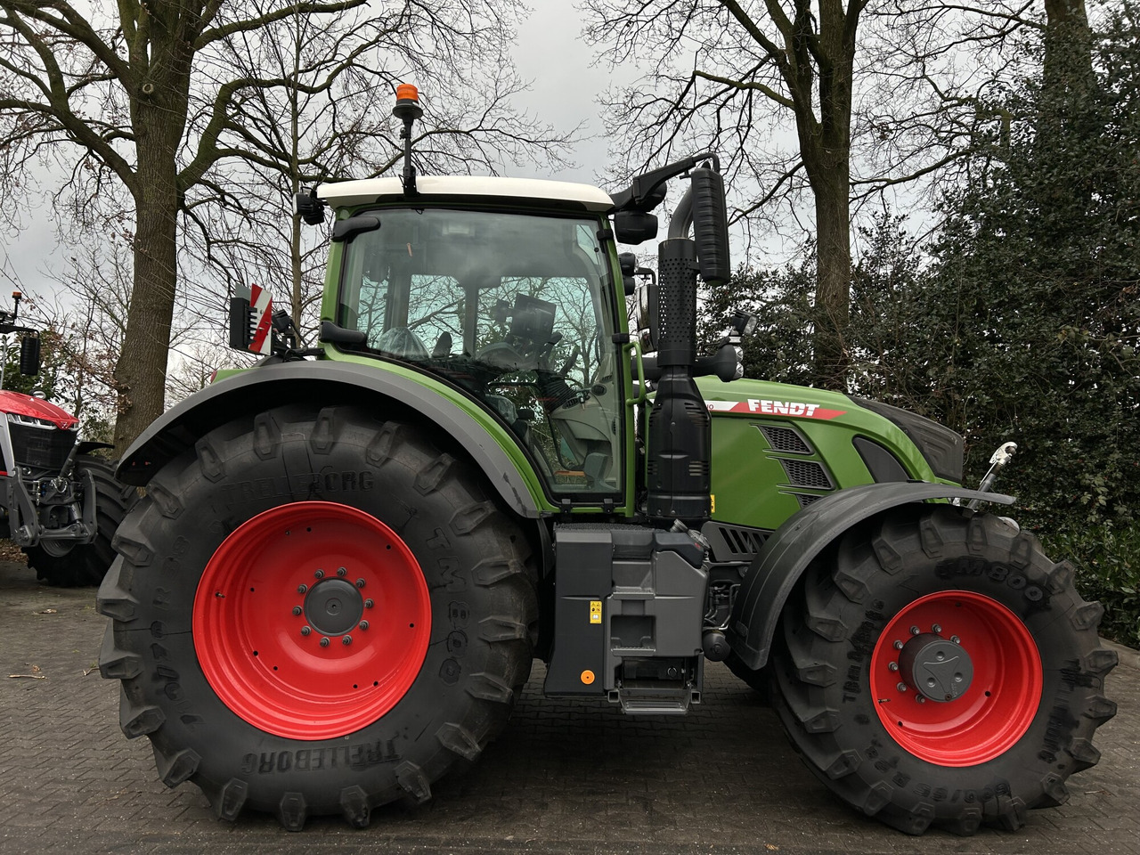 Fendt 724 Vario Gen6 ProfiPlus setting 2 - 장궤형 트랙터 : 사진 4 Fendt 724 Vario Gen6 ProfiPlus setting 2 - 장궤형 트랙터 : 사진 4