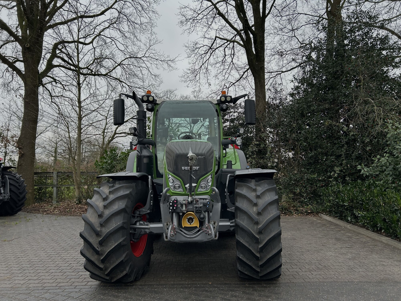 Fendt 724 Vario Gen6 ProfiPlus setting 2 - 장궤형 트랙터 : 사진 3 Fendt 724 Vario Gen6 ProfiPlus setting 2 - 장궤형 트랙터 : 사진 3