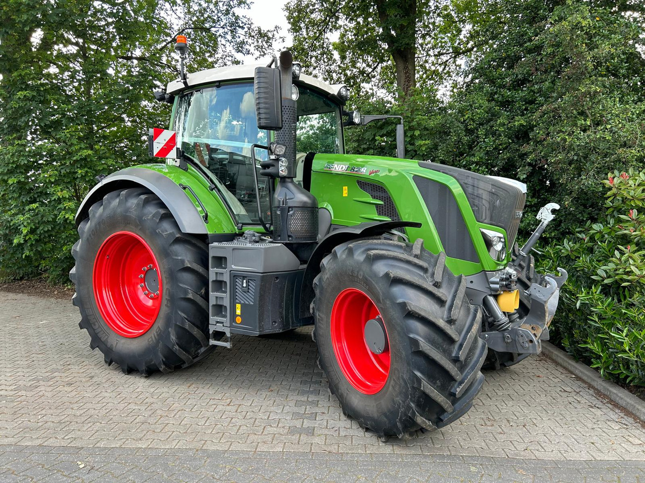 Fendt 828 Vario S4 ProfiPlus - 장궤형 트랙터 : 사진 3 Fendt 828 Vario S4 ProfiPlus - 장궤형 트랙터 : 사진 3