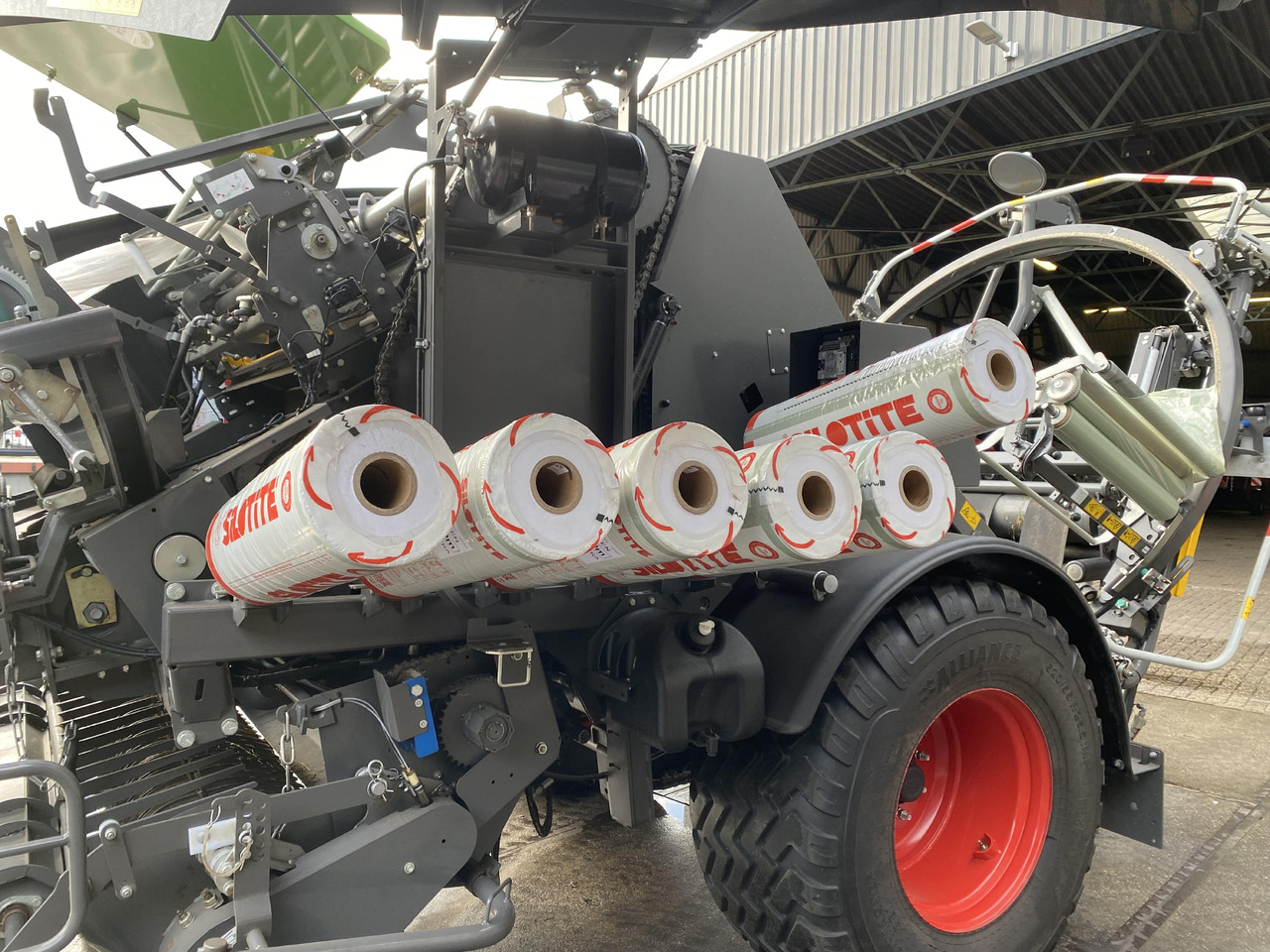 Fendt Rotana 130F Combi - 베일 포장기 : 사진 5 Fendt Rotana 130F Combi - 베일 포장기 : 사진 5