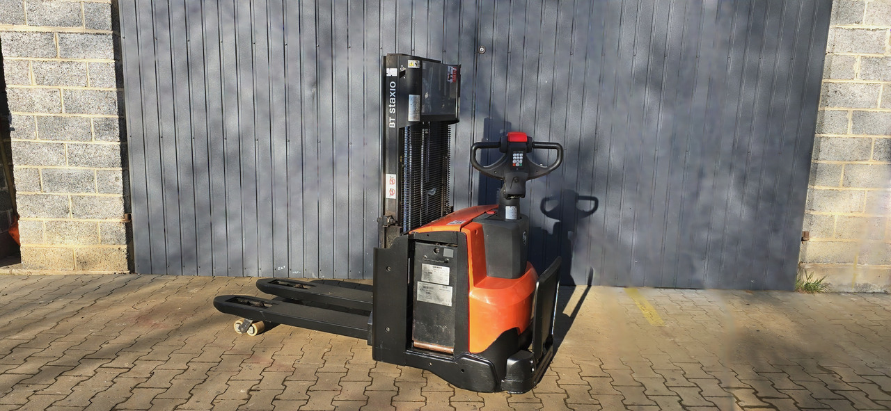 BT SWE 200 D initilal lift, wstępne podnoszenie wideł - 스태커 : 사진 3 BT SWE 200 D initilal lift, wstępne podnoszenie wideł - 스태커 : 사진 3