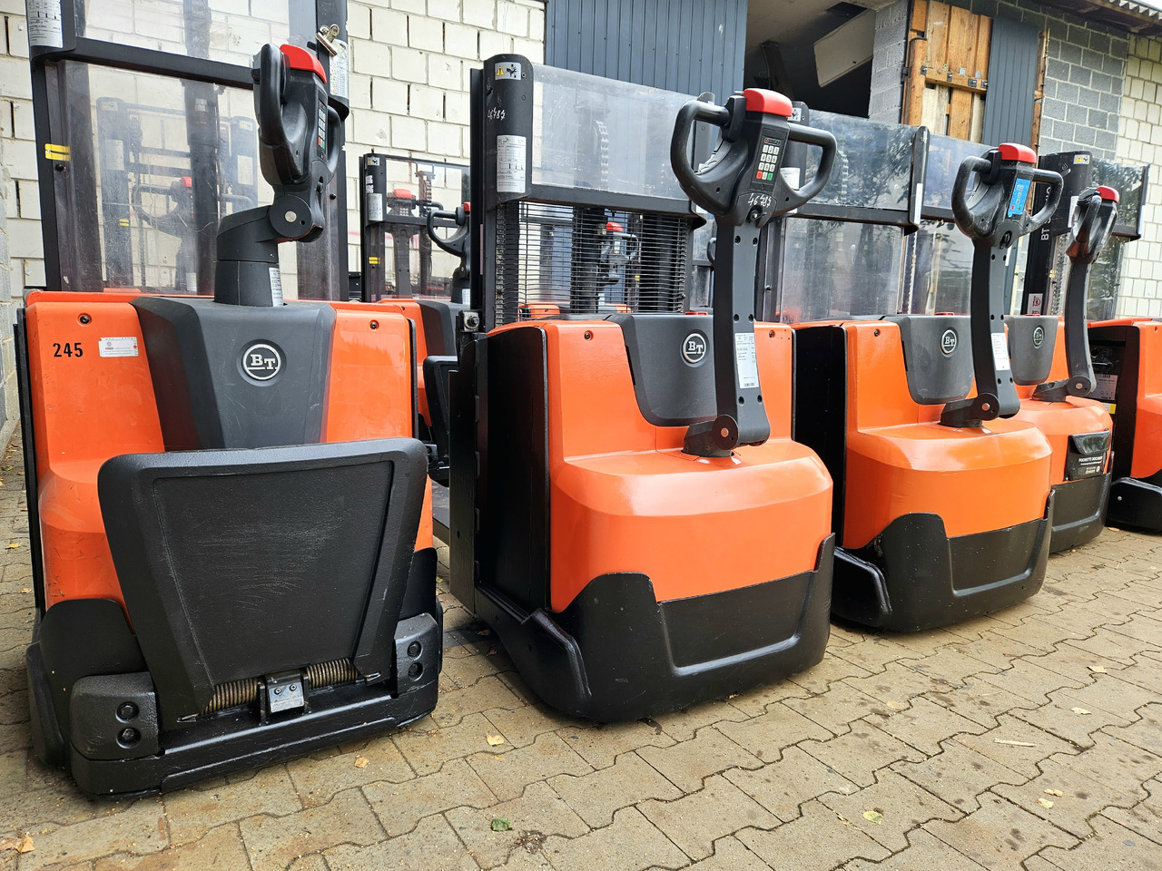 Toyota SWE 200D - 스태커 : 사진 3 Toyota SWE 200D - 스태커 : 사진 3