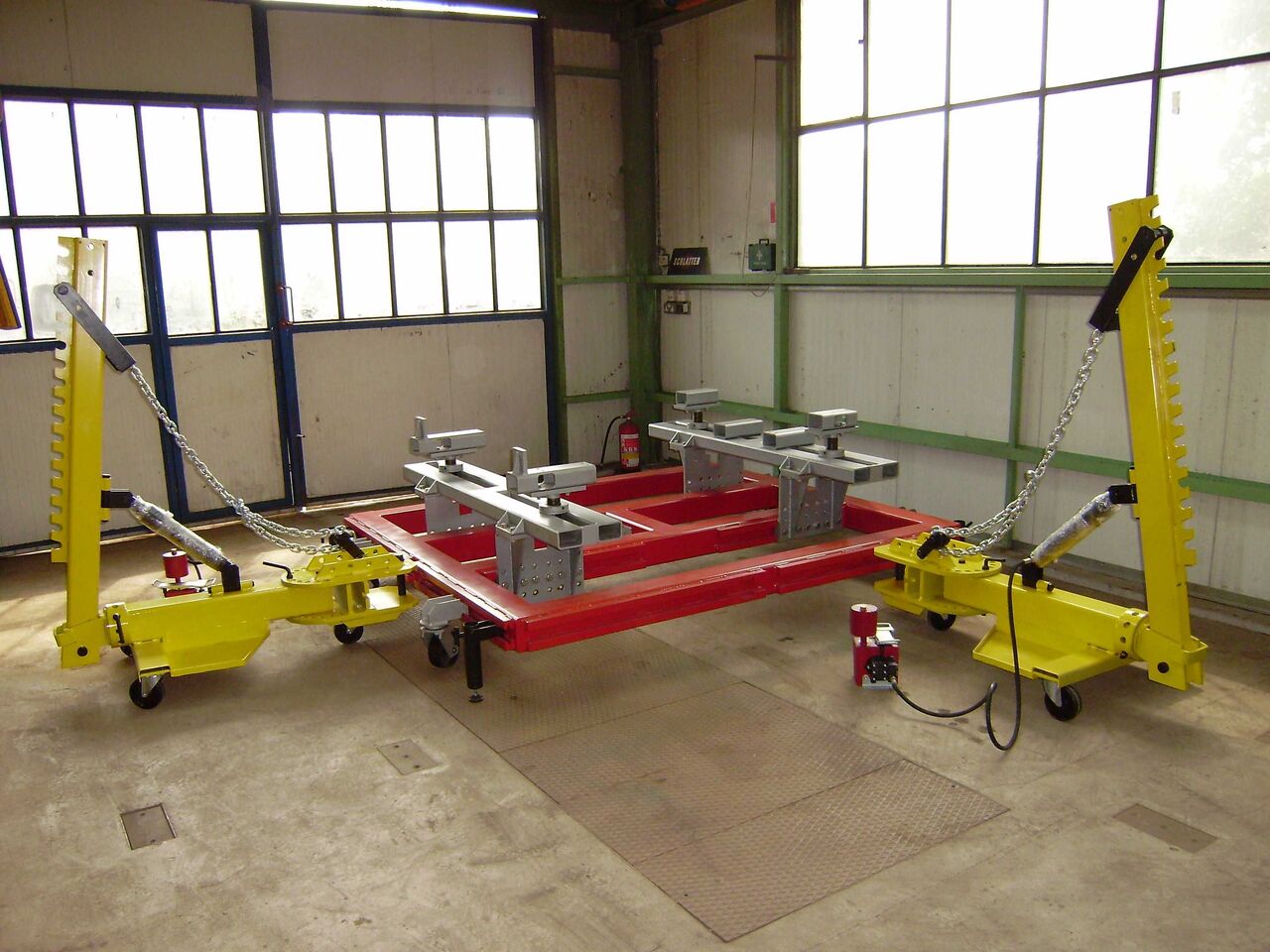 Frame for Truck Cabin Repair / Rahmen für die Reparatur von Lkw-Fahrerhäusern / Rám pro opravu kabin nákladních vozidel / Cadru pentru repararea cabinelor camioanelor - 작업장 장비 : 사진 3 Frame for Truck Cabin Repair / Rahmen für die Reparatur von Lkw-Fahrerhäusern / Rám pro opravu kabin nákladních vozidel / Cadru pentru repararea cabinelor camioanelor - 작업장 장비 : 사진 3