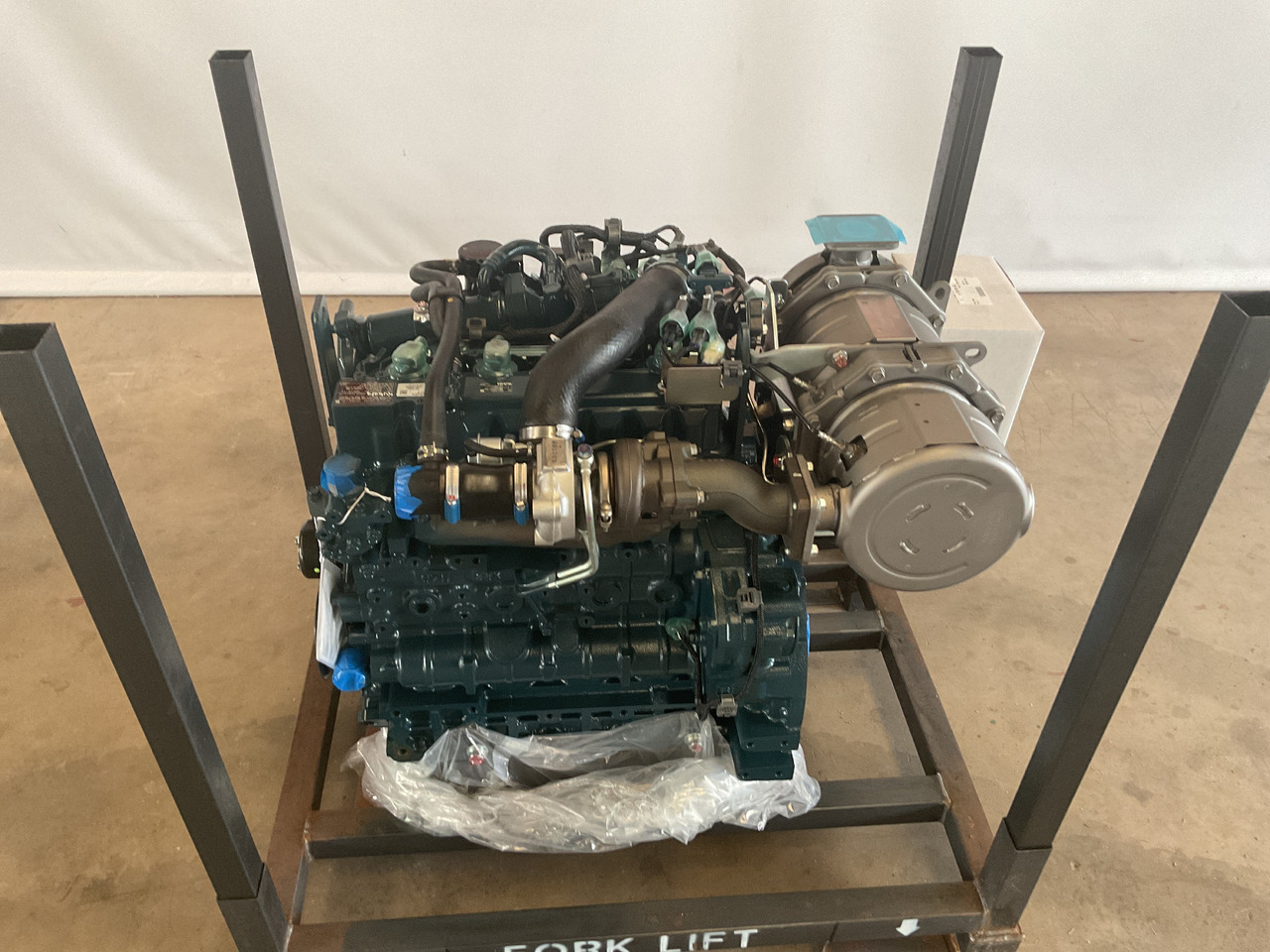 Kubota V3307 CR-T - 엔진 : 사진 2 Kubota V3307 CR-T - 엔진 : 사진 2