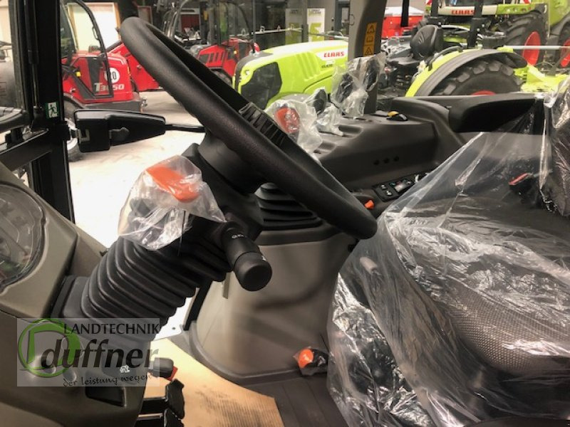 신규 장궤형 트랙터 CLAAS Axos 240 Advanced : 사진 8
