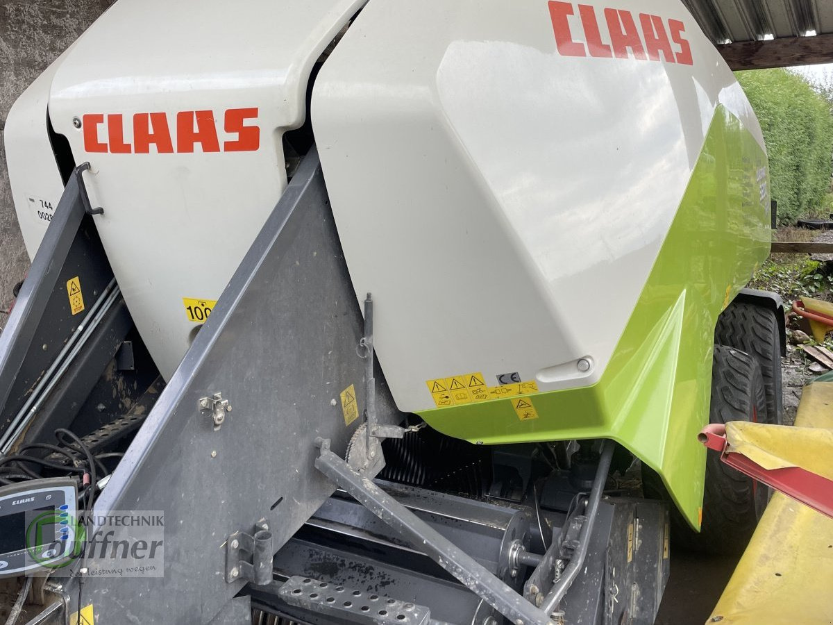 CLAAS Quadrant 3200 RC Tandem - 정사각 베일러 : 사진 1 CLAAS Quadrant 3200 RC Tandem - 정사각 베일러 : 사진 1