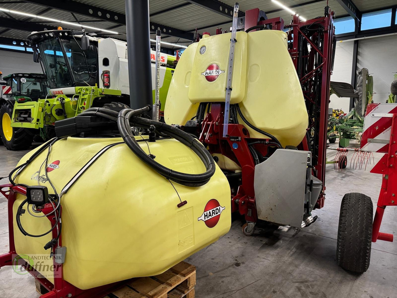 Hardi Mega 12 1200 Smart ISOBUS - 견인 스프레이 : 사진 1 Hardi Mega 12 1200 Smart ISOBUS - 견인 스프레이 : 사진 1