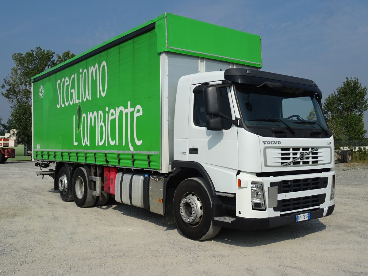 VOLVO FM9 R 62 - 커튼사이더 트럭 : 사진 3 VOLVO FM9 R 62 - 커튼사이더 트럭 : 사진 3
