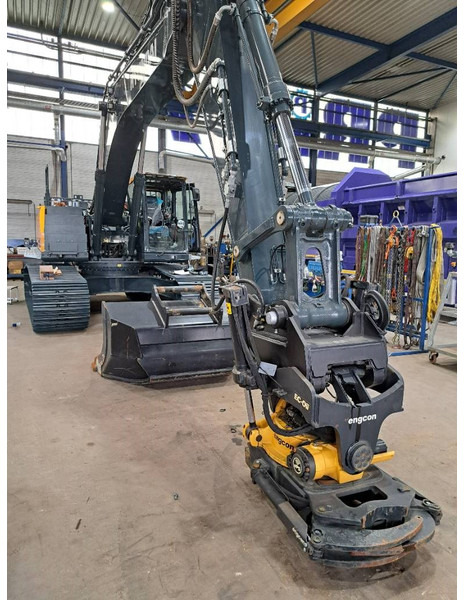 Engcon EC233, OQ80, GB29 = Rotator + Coupler + Gripper + - 부착물 건설기계 용 : 사진 4 Engcon EC233, OQ80, GB29 = Rotator + Coupler + Gripper + - 부착물 건설기계 용 : 사진 4