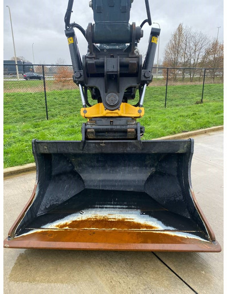 Engcon EC233, OQ80, GB29 = Rotator + Coupler + Gripper + - 부착물 건설기계 용 : 사진 2 Engcon EC233, OQ80, GB29 = Rotator + Coupler + Gripper + - 부착물 건설기계 용 : 사진 2