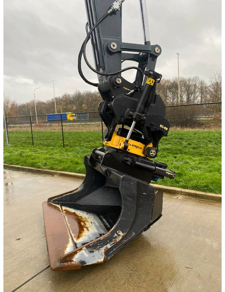 Engcon EC233, OQ80, GB29 = Rotator + Coupler + Gripper + - 부착물 건설기계 용 : 사진 1 Engcon EC233, OQ80, GB29 = Rotator + Coupler + Gripper + - 부착물 건설기계 용 : 사진 1