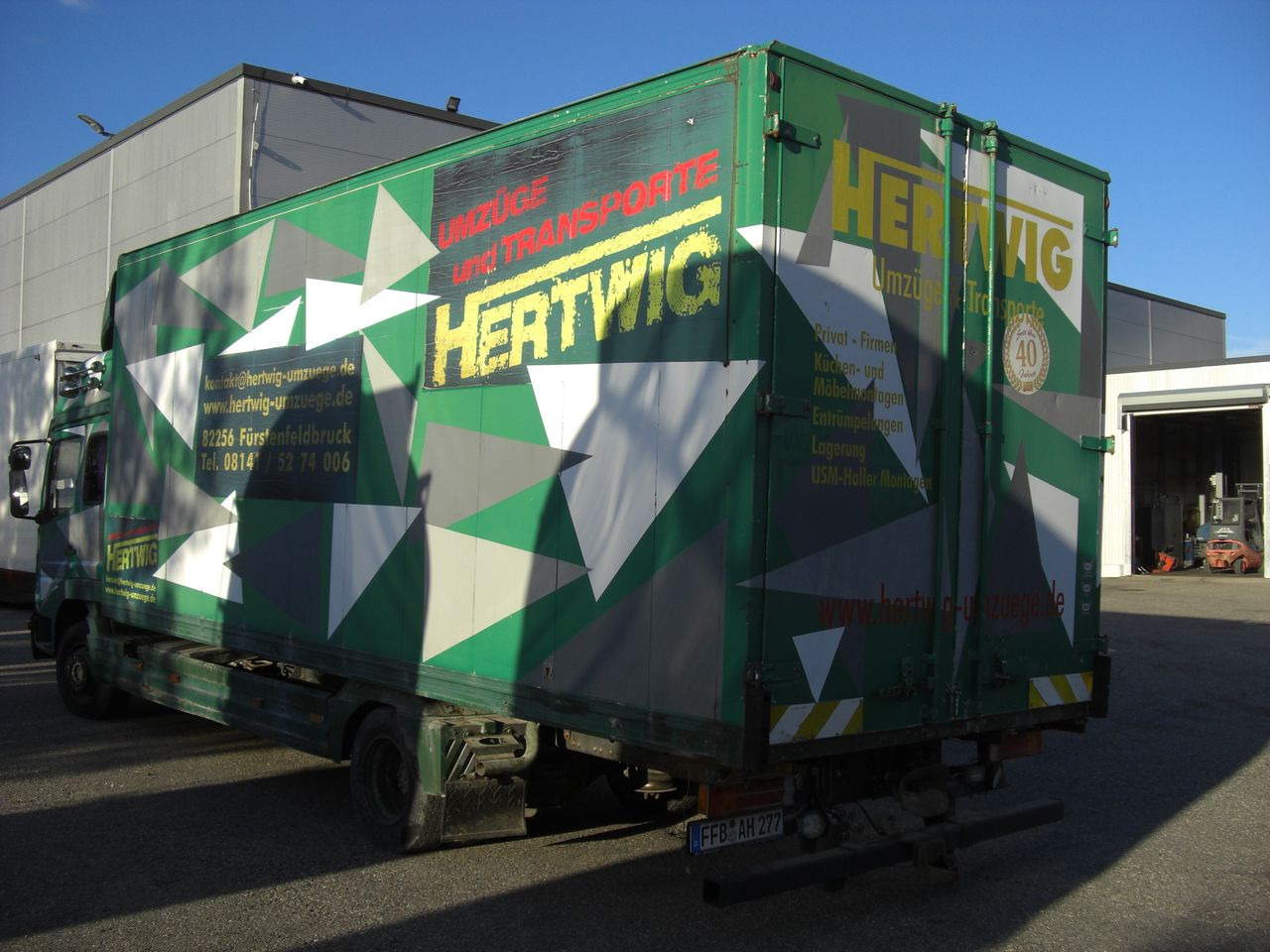 Mercedes-Benz 823L - 박스 트럭 : 사진 4 Mercedes-Benz 823L - 박스 트럭 : 사진 4